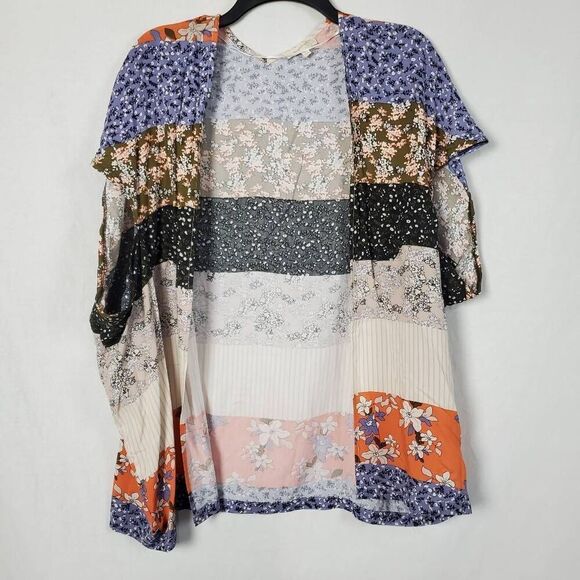 Mystree Medium/Large Floral Open Front Cover Top - Picture 6 of 9